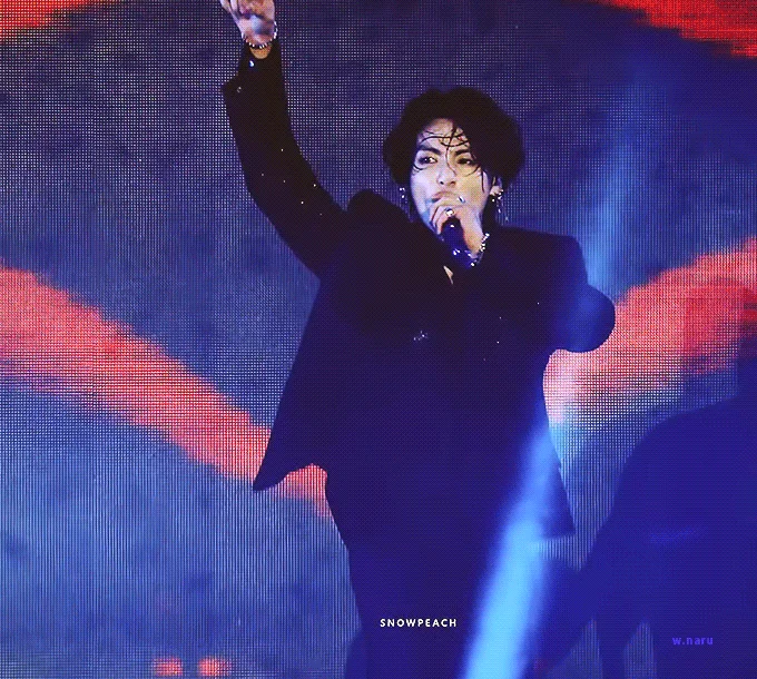 더쿠 (theqoo)