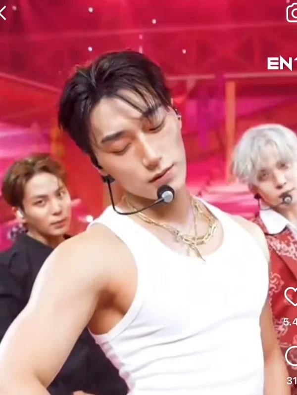 더쿠 (theqoo)