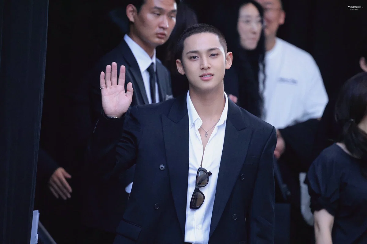 더쿠 (theqoo)