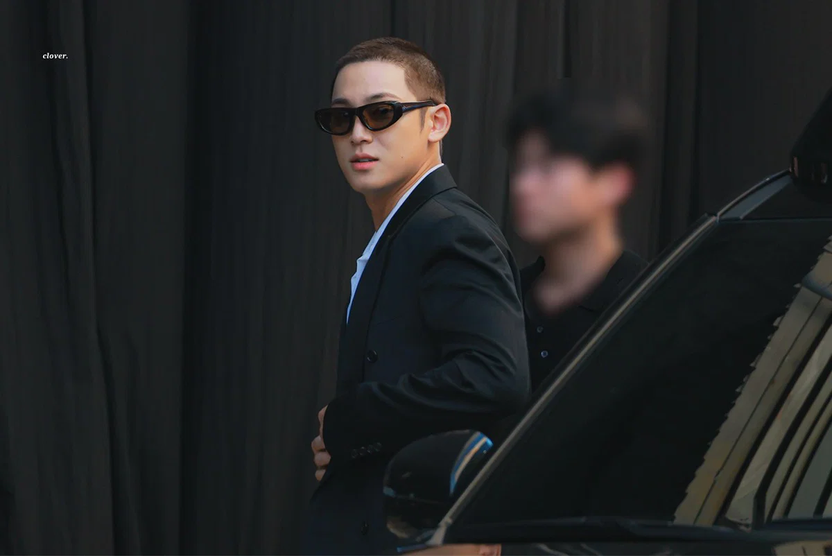 더쿠 (theqoo)