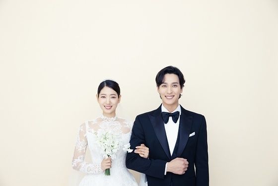 박신혜·최태준 부부, 둘째 딸 품에 안았다…“산모·아이 건강” | 중앙일보