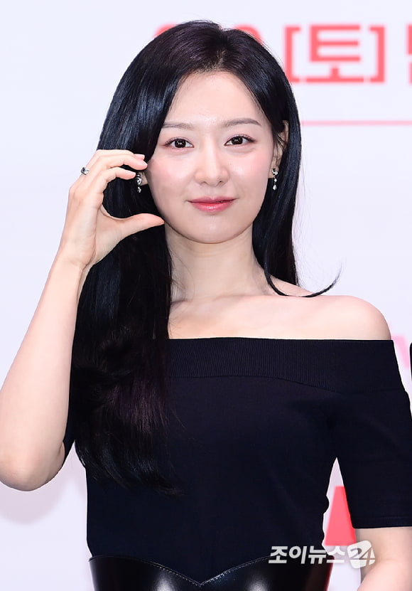 김지원, 천재 의사 될까 "'닥터X', 제안 받고 긍정 검토 중"(공식) : 네이트 연예