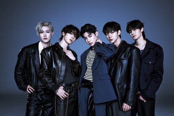 AND2BLE Unveils 'Gazed' Concept Photos Ahead of Debut Album 'Sequence 01:  Curiosity' < 영문 < 다국어 < 기사본문 - 뉴스컬처
