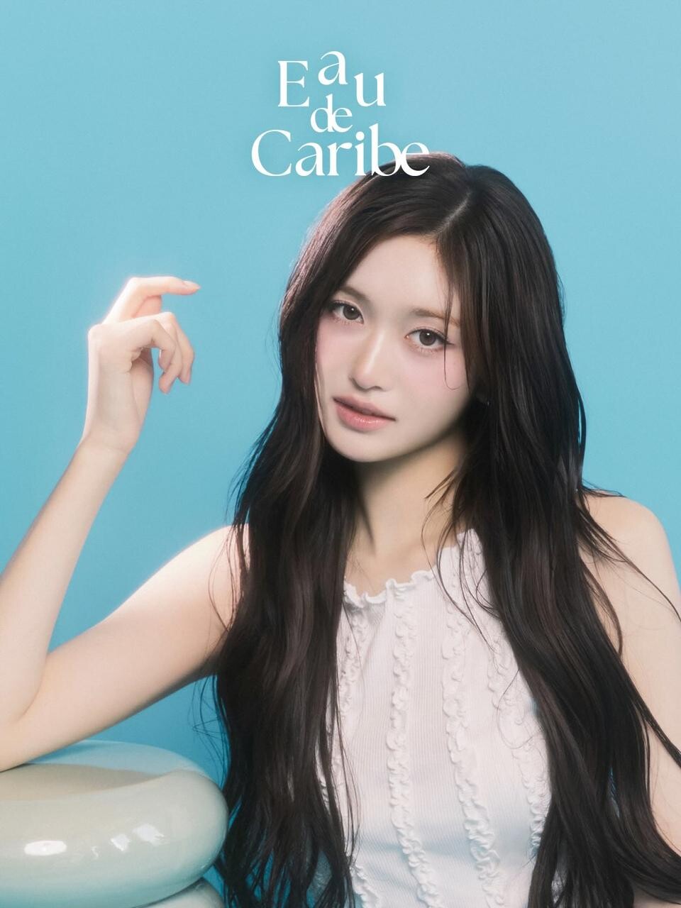 아이브 이서, 청량 뷰티 화보로 성숙미…월드투어·MC 행보 잇는다 | 김수아 기자 | 톱스타뉴스